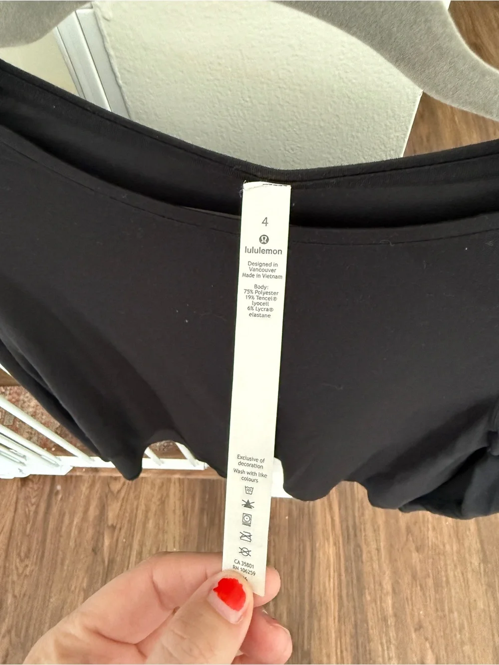 Lululemon Black Long Sleeve Athletic Lifted Relaxed Shirt Size Small 4 Medium